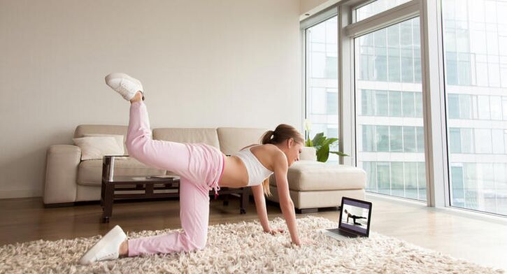 El ejercicio físico ayudará a evitar el desarrollo de osteocondrosis y dolor de cuello. 